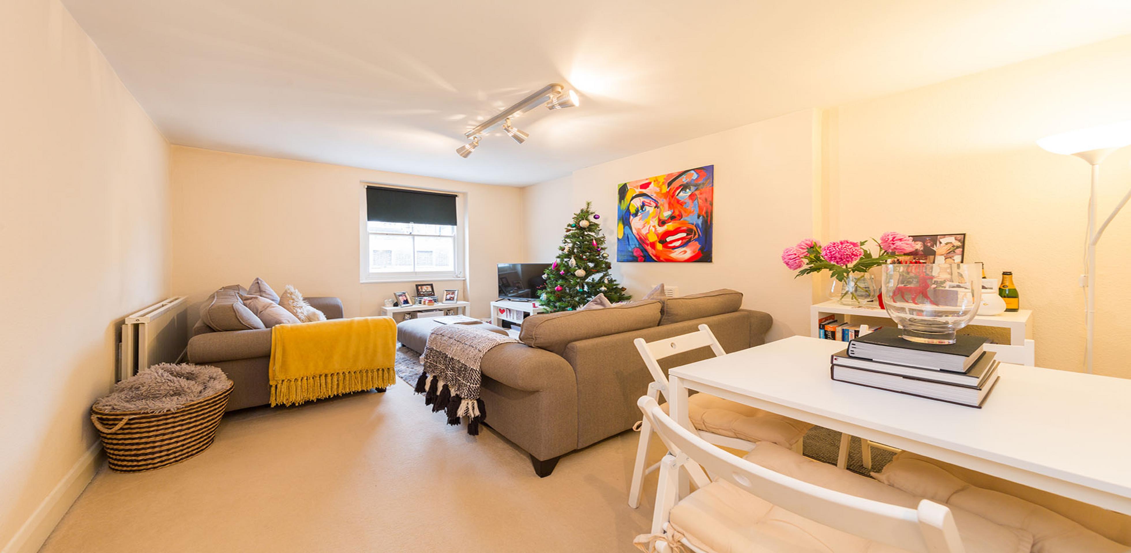 			2 Bedroom, 1 bath, 1 reception Flat			 Loveridge Road, West Hampstead NW6